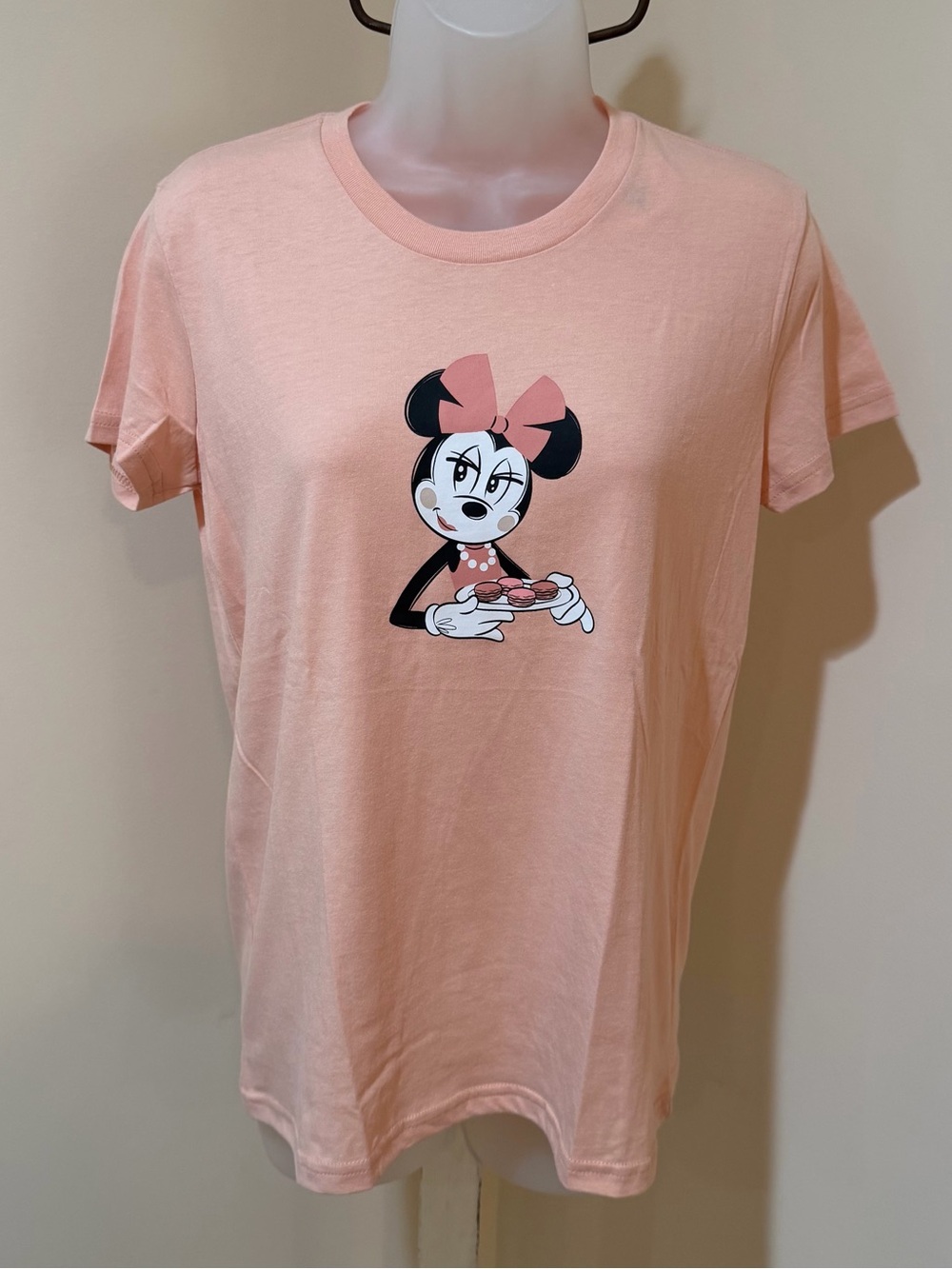 NEW DISNEY MINNIE MOUSE MACAROONS PEARL NECKLACE FRANCE PAVILION SHIRT SIZE XS